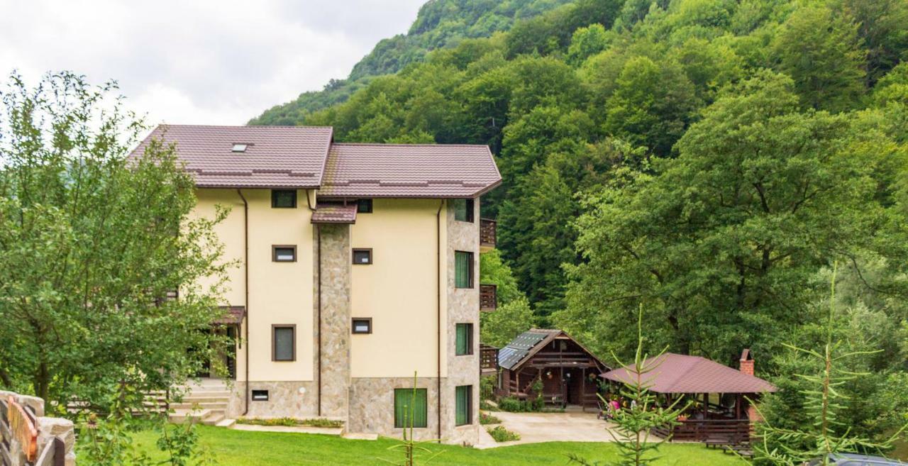 Casa Valea Cernei Hotel Isverna Eksteriør billede